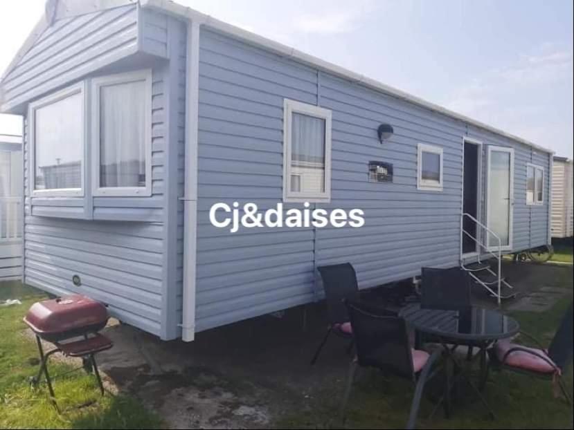 Cj & Daisies Holiday Home Prestatyn Kültér fotó